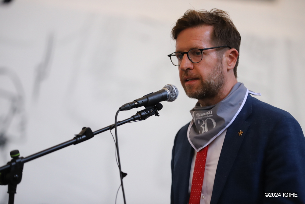 Nicolas Martin, Mayor of Mons, noted that the Genocide against the Tutsi was among the most rapid and widespread genocides and commended the resilience of the survivors.