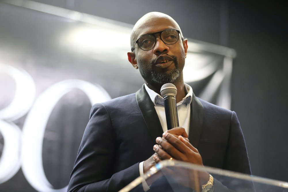 Pastor Mutsindashyaka Jean Claude led the prayer service at Elzenhof. 