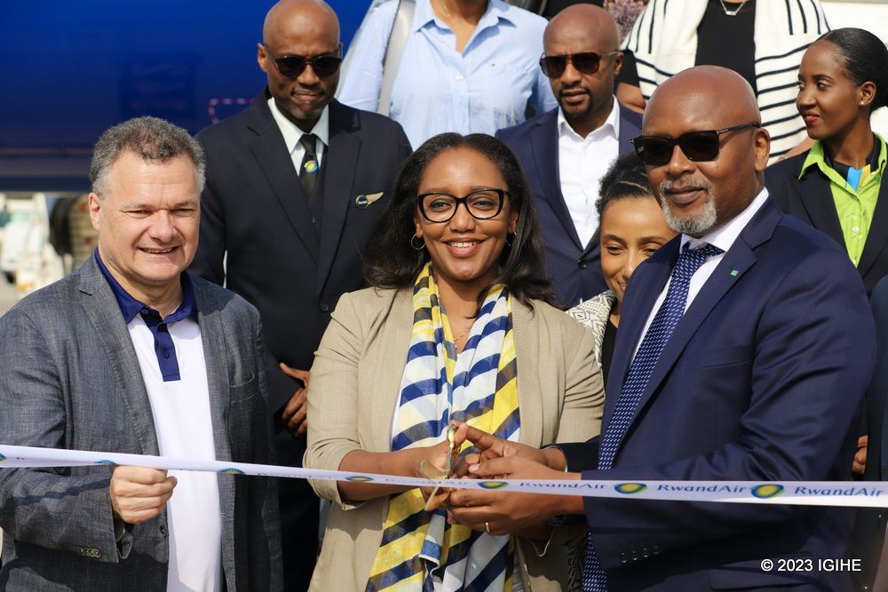 Antoine Anfré, Ambassador of France to Rwanda, Yvonne Manzi Makolo, CEO of RwandAir, and François Nkurikiyimfura, Ambassador of Rwanda to France, officially launched the Kigali-Paris route