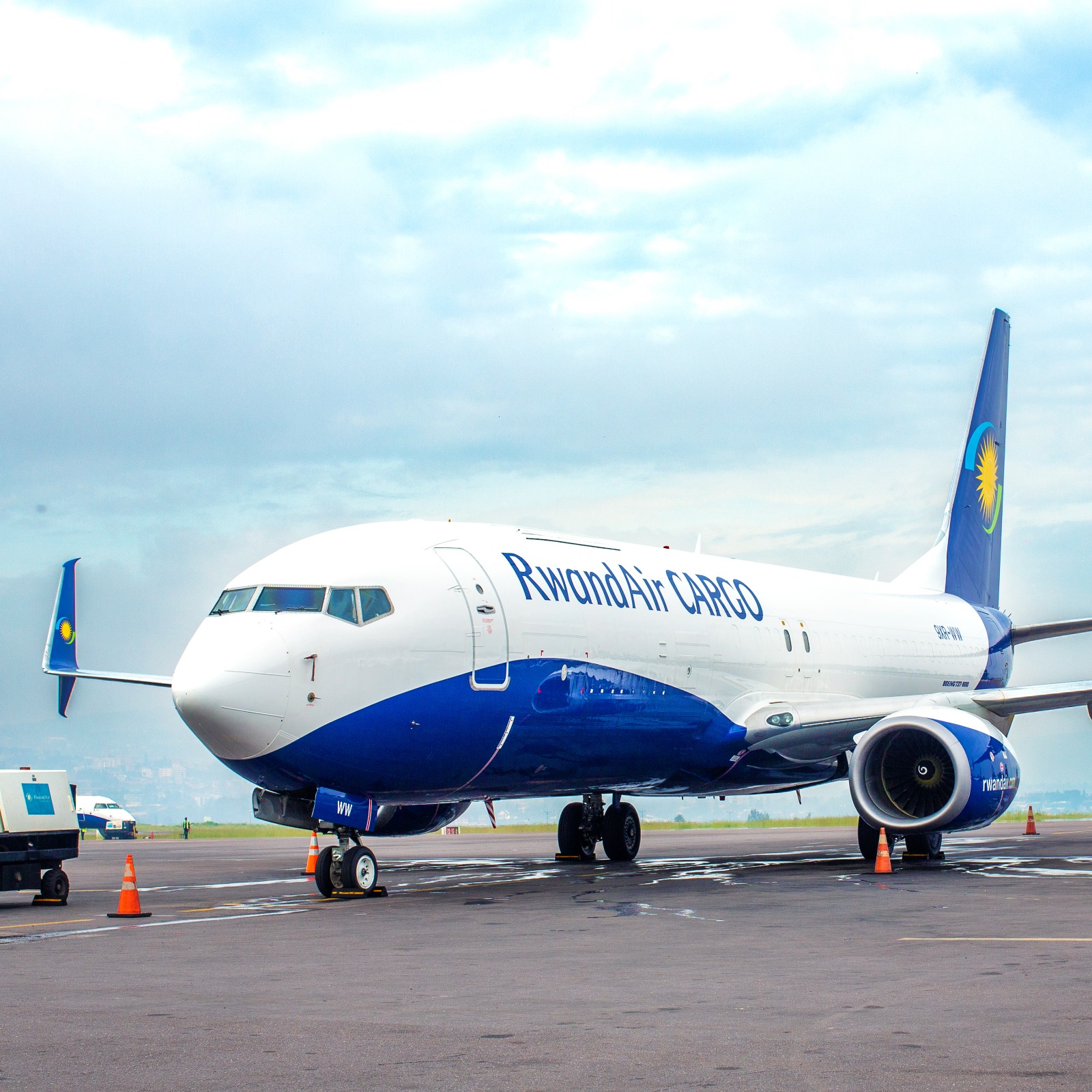 Rwanda’s main exports to the United Arab Emirates, including fruits, flowers, and other perishable products, require rapid transport to maintain their freshness. 