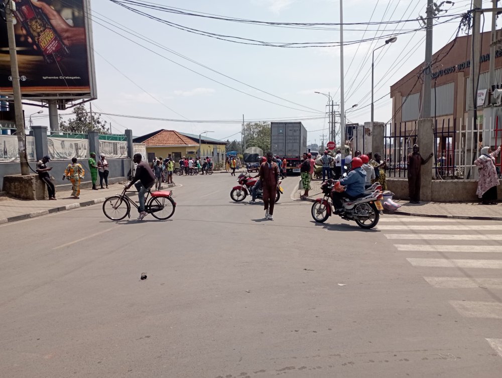 Witnesses reported that the suspected FARDC soldier fired shots while on the Congolese side of the border.