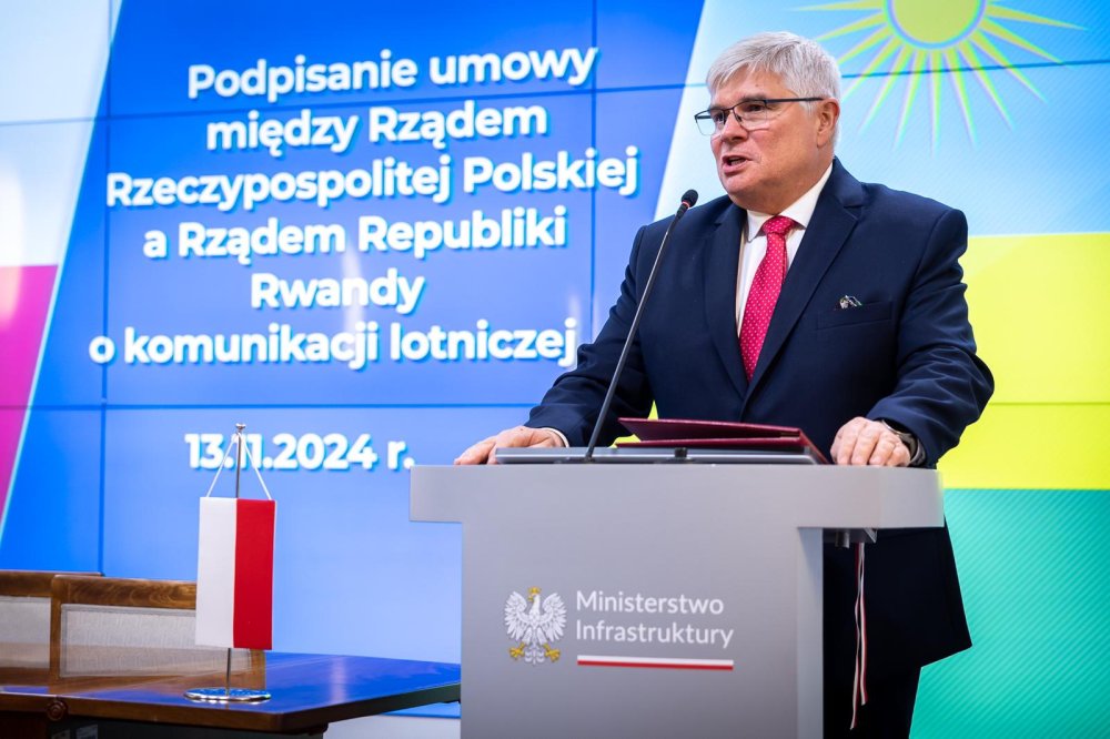 Poland was represented by Lasek Maciej, Secretary of State in the Ministry of Infrastructure and the government’s plenipotentiary for the aviation sector.