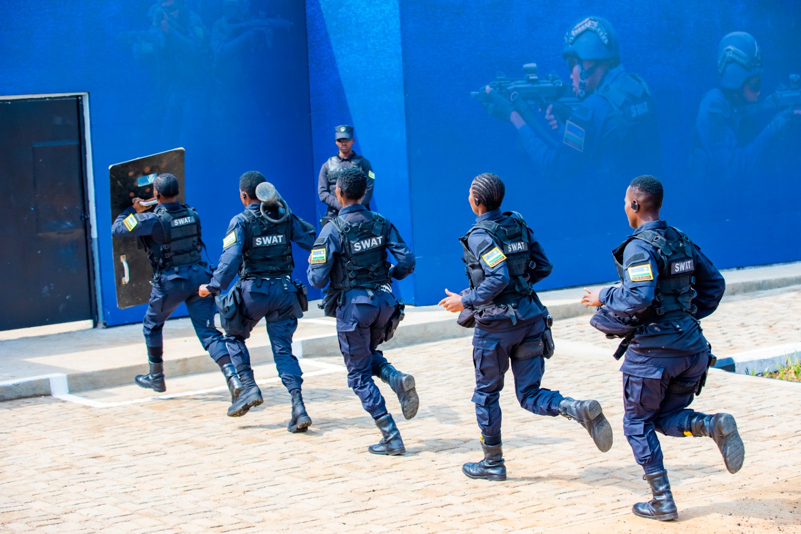 Ten elite police teams, including a female team from Rwanda, participated in the event, which tested mental sharpness and physical endurance.