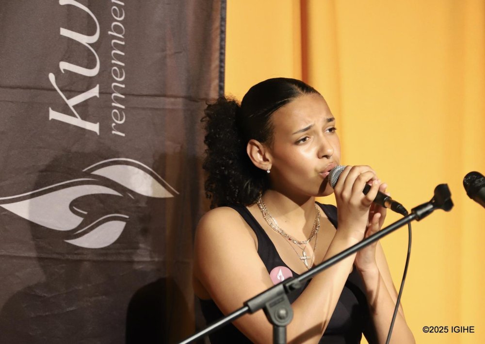 Marie Émilie Cahay performed a commemoration song