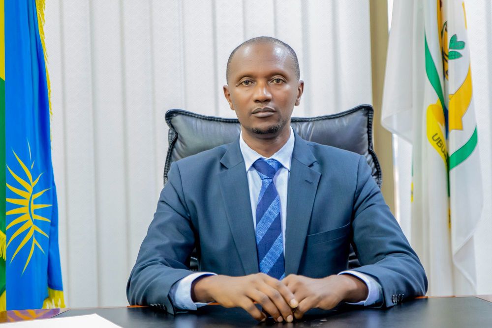 The Rwanda Investigation Bureau (RIB) has confirmed the arrest of Ntazinda Erasme, the former Mayor of Nyanza District, just hours after he was removed from office.