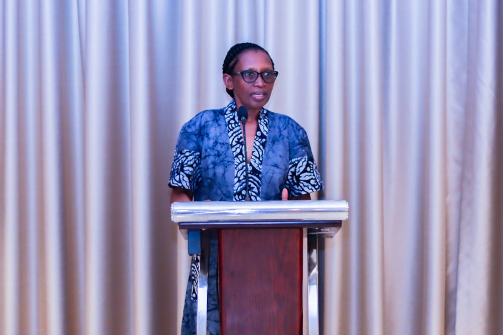 The Speaker of the Chamber of Deputies, Gertrude Kazarwa, has commended the continued contributions of Rwandans living abroad to the development of their country.
