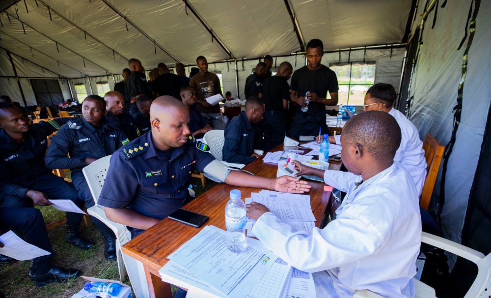 184 Police officers on Tuesday, April 22, donated blood in an exercise held at the Rwanda National Police (RNP) General Headquarters, Kacyiru.