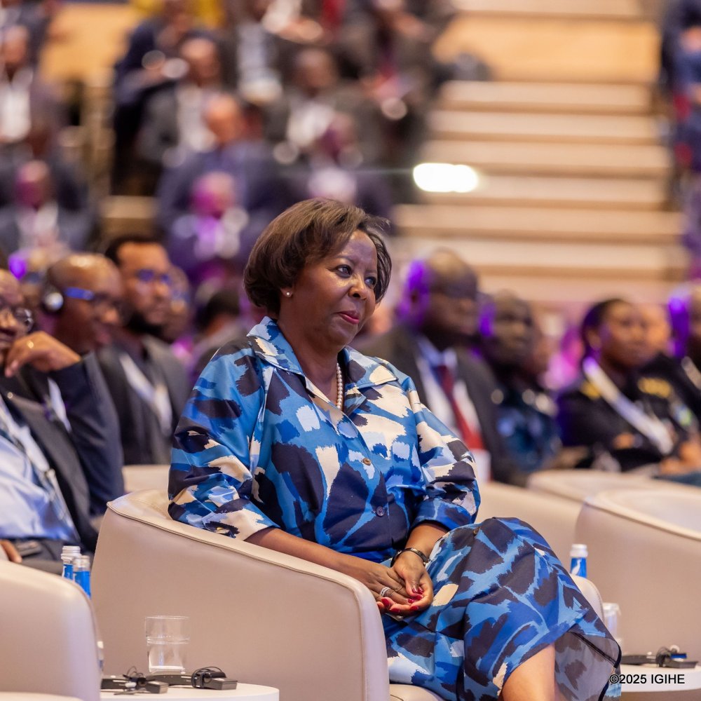 The Secretary General of La Francophonie, Louise Mushikiwabo, follows the proceedings.