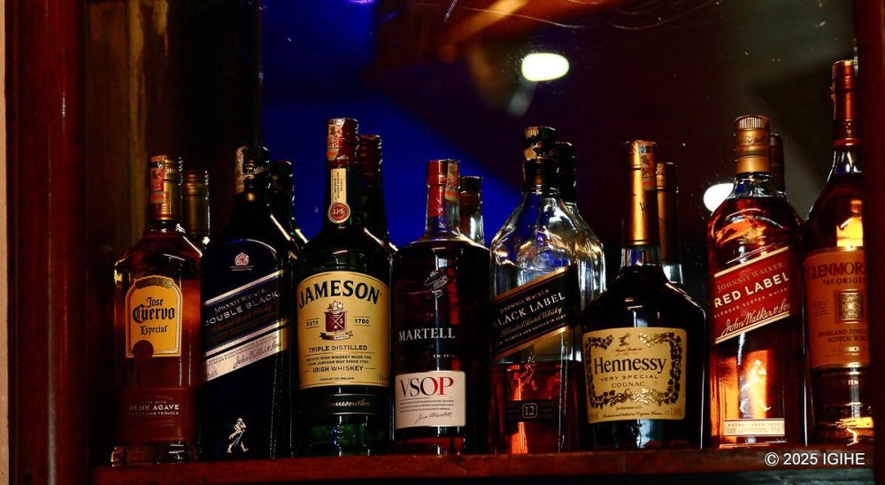 Guests can order drinks of their choice.
