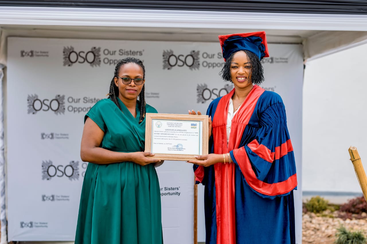 Gakenke District Mayor Mukandayisenga Vestine reminded the graduates of government funding opportunities, urging them to apply for youth-targeted financing schemes. 