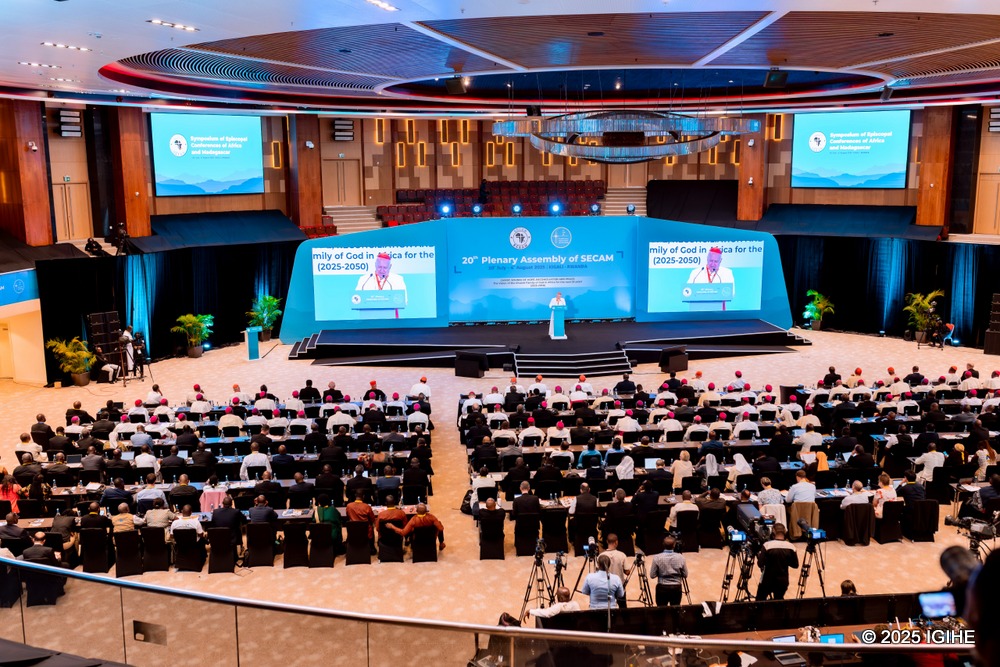 The assembly brought together 13 Cardinals, 100 bishops, over 70 priests, and numerous lay participants to reflect on the Church’s role over the next 25 years. 