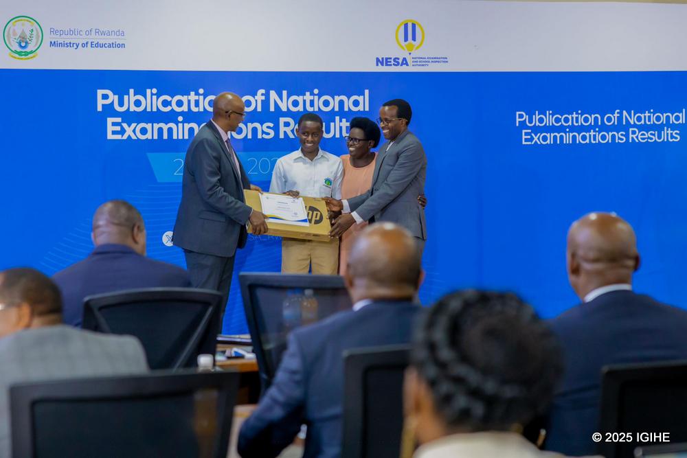 The top-performing student at the ordinary level of secondary education, Izere Henock Tresor from ES Kanombe/EFOTEC in Kicukiro District, scored 98.67%.