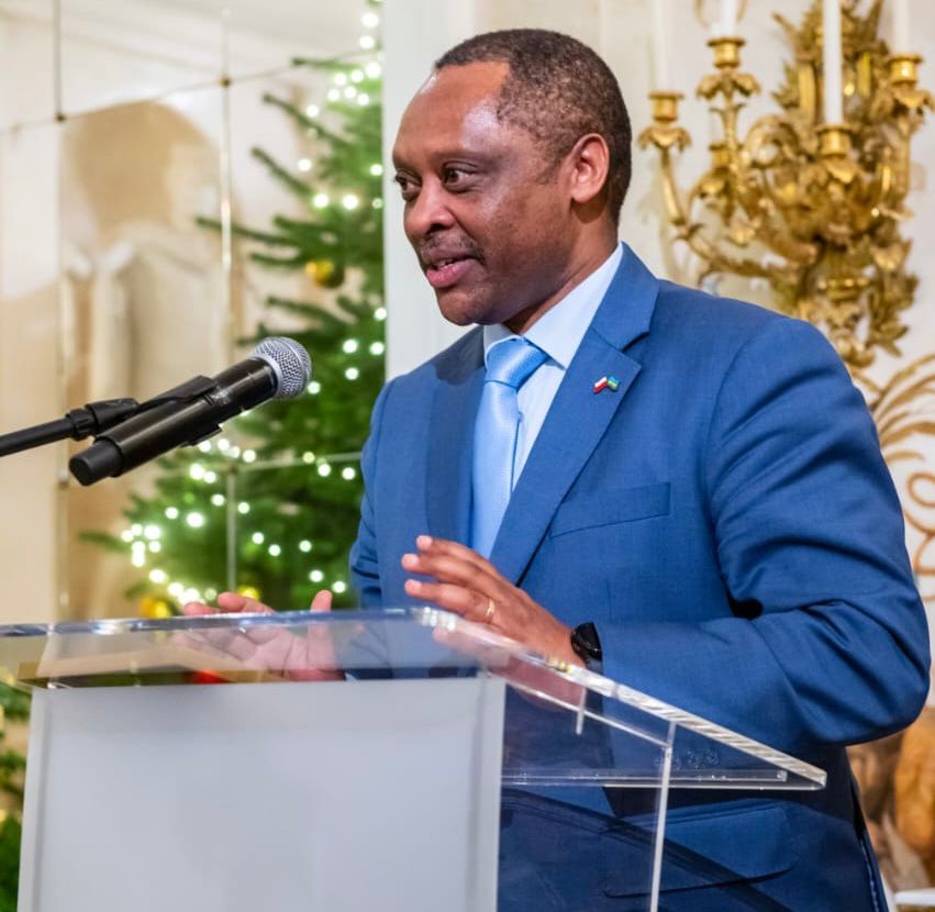 Amb. Shayaka expressed his appreciation for the recognition and thanked the leadership of the Centre for International Relations (CIR) for the award.