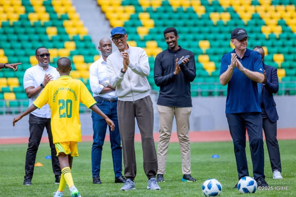 President Kagame and FIFA President Gianni Infantino spread Christmas cheer to children at FIFA Football Festival in Kigali