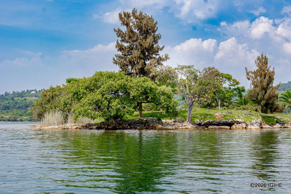 One of the islands located near Umutuzo Lodge.