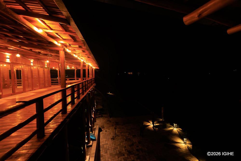 At night, Umutuzo Lodge takes on a completely different and serene atmosphere.