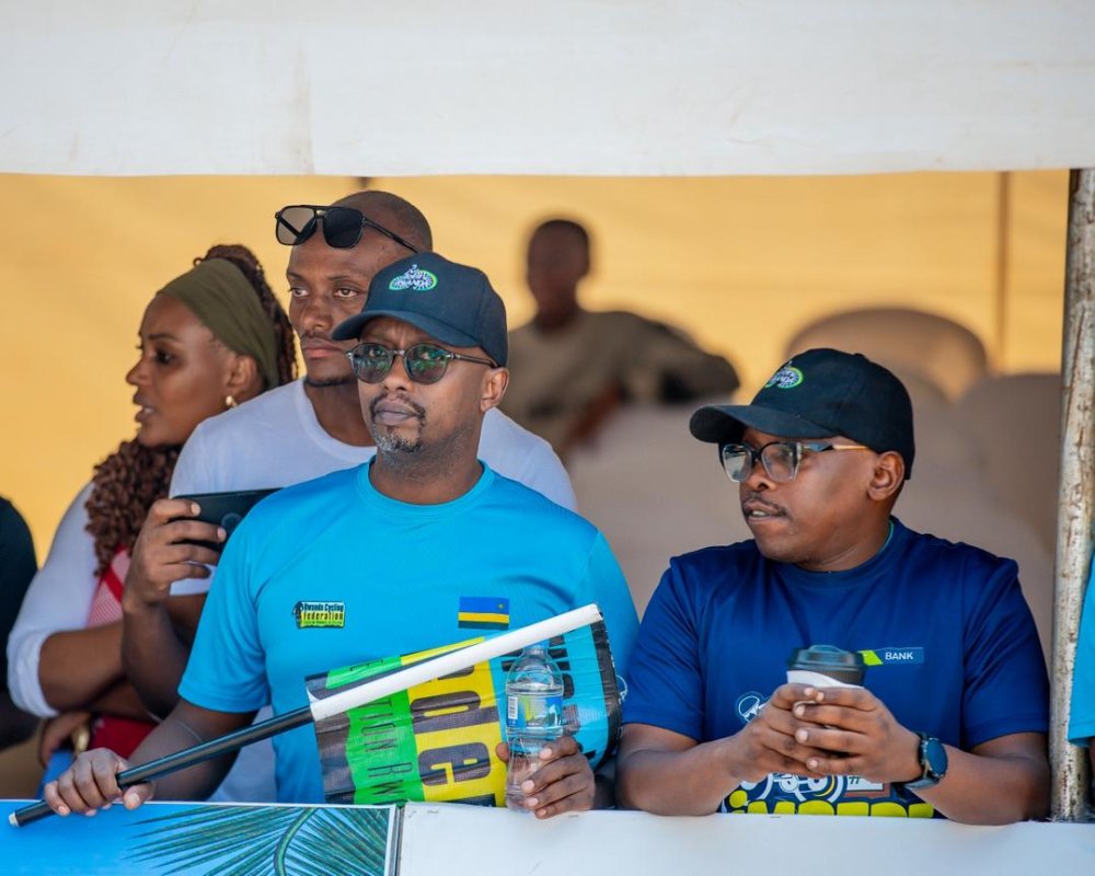 FERWACY President Samson Ndayishimiye flagged off the race alongside First Vice President Bigango Valentin and Secretary General Ruyonza Arlette.