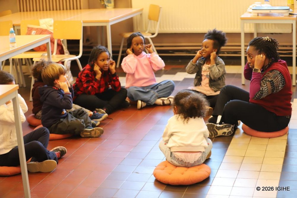 Karurenzi teaches young children Kinyarwanda through interactive lessons using body parts.