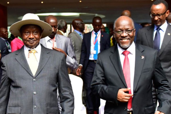 Tanzanian president John Pombe Magufuli (L) and Ugandan president Yoweri Museveni in Arusha for the 17th Ordinary Summit of the EAC Heads of State.