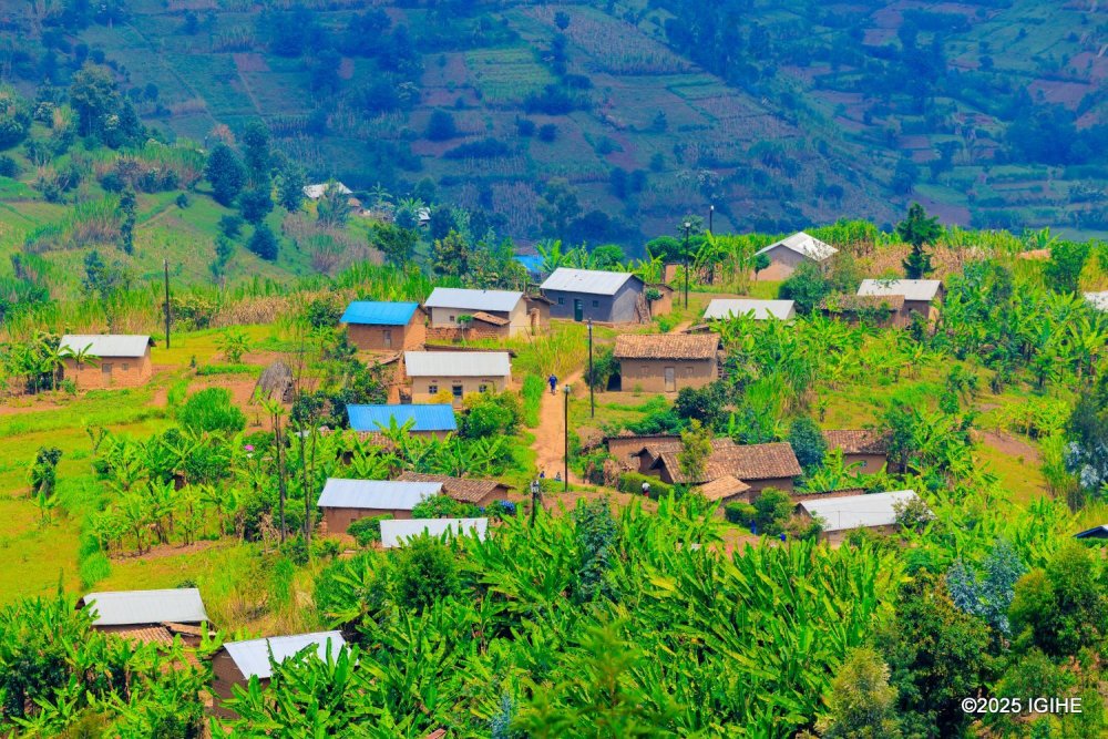 The roofing initiative saw each family receiving 20 roofing  sheets, costing over Frw 21.9 million, funded through group lending, farming, and savings.
