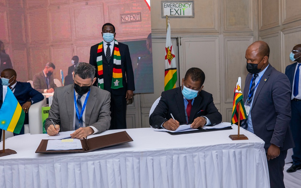 Rwanda has signed 3 memoranda of understanding with Zimbabwe at the ongoing Zimbabwe-Rwanda Trade and Investment Conference.