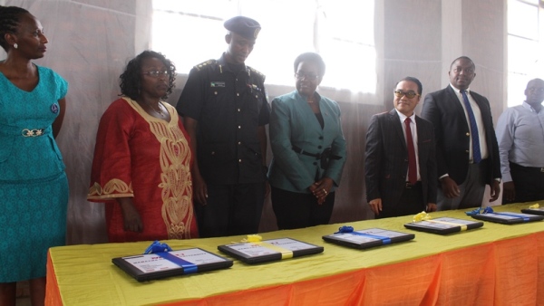 Various leaders attending the launch of 'one laptop per student' yesterday 